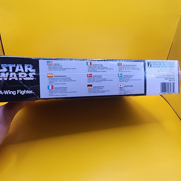 New- Star Wars A-Wing Fighter 8933 Plastic Snap Model Kit Factory Sealed AMT Ert - Picture 3 of 3